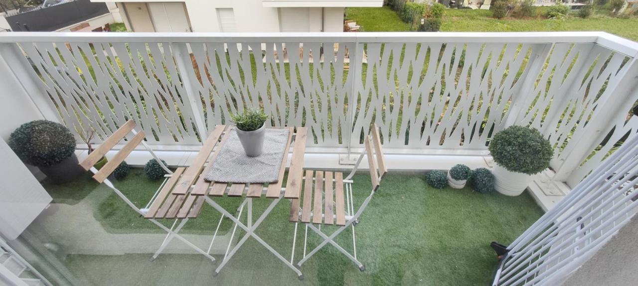 Апартаменты Chic Apart With Parking Near Paris Эпине-сюр-Сена Экстерьер фото