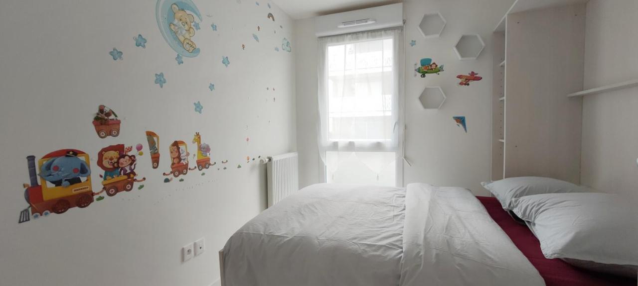 Апартаменты Chic Apart With Parking Near Paris Эпине-сюр-Сена Экстерьер фото