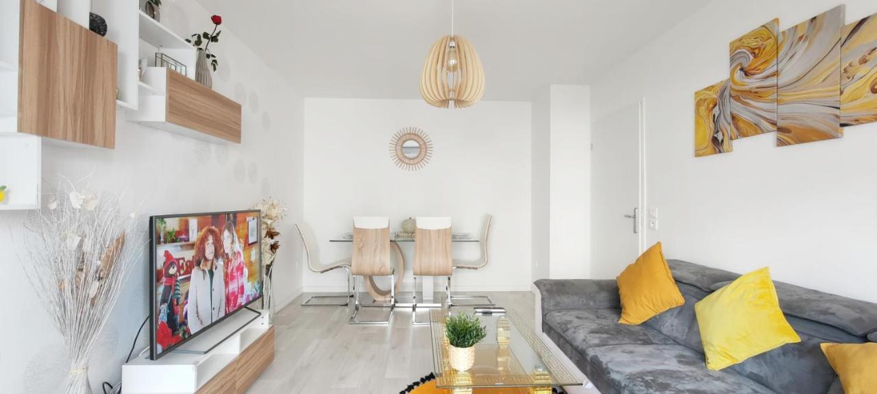 Апартаменты Chic Apart With Parking Near Paris Эпине-сюр-Сена Экстерьер фото