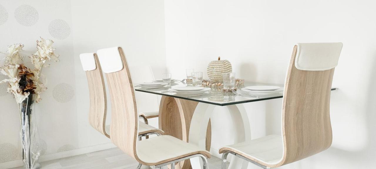 Апартаменты Chic Apart With Parking Near Paris Эпине-сюр-Сена Экстерьер фото
